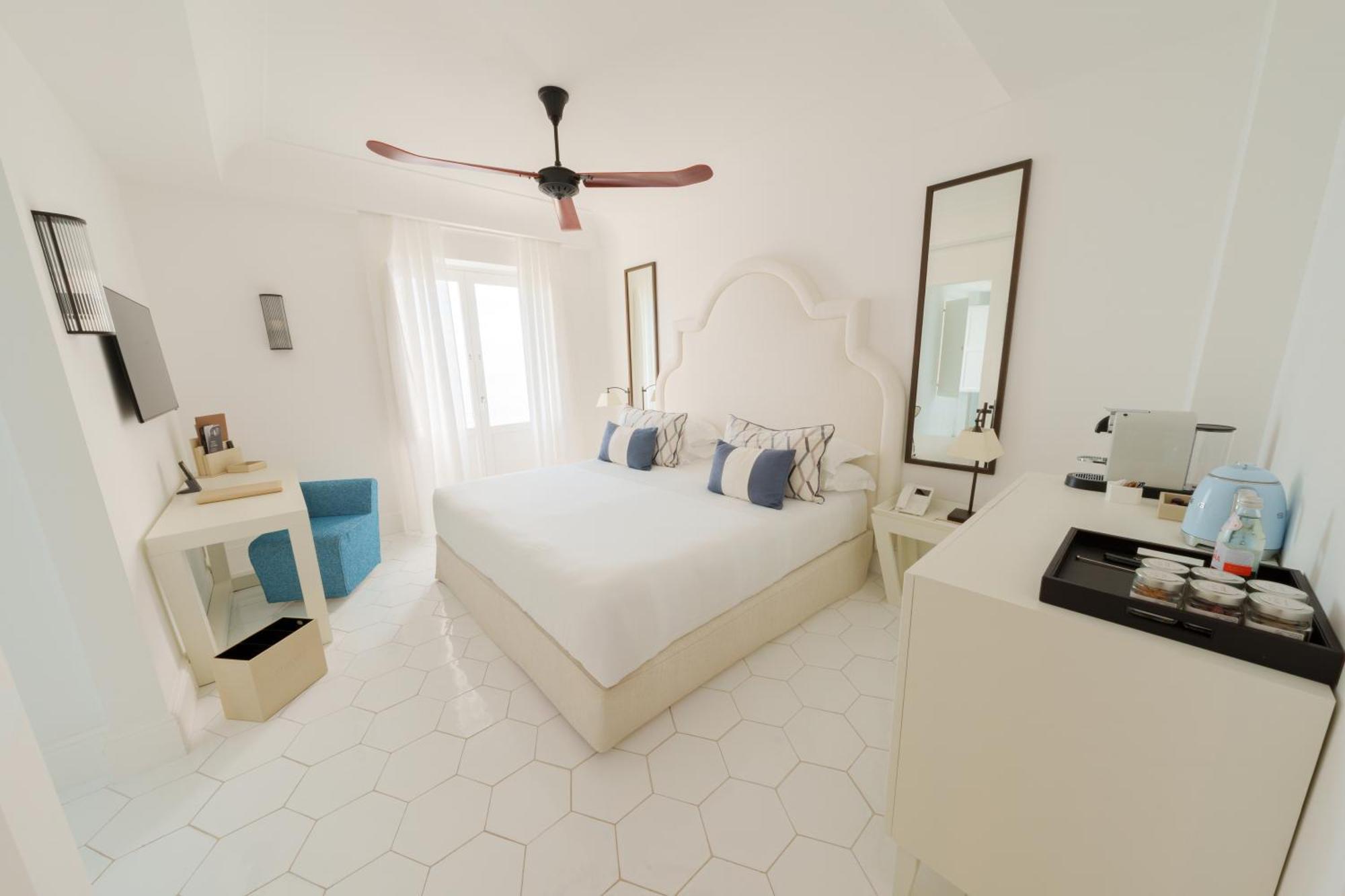 Deluxe Room,1743614794:JPEG