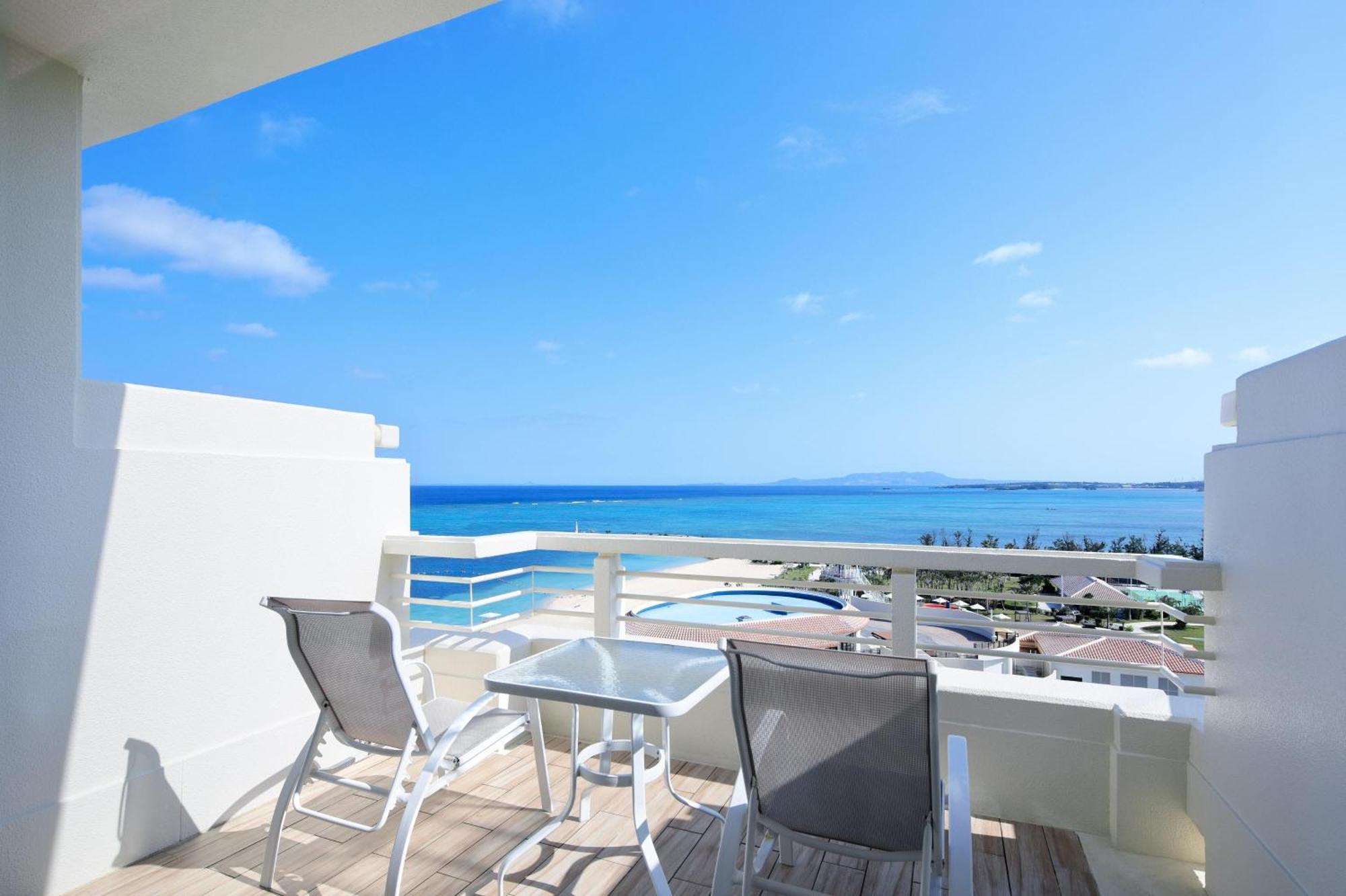 Ocean Maisonette Bi-Level Loft with King Bed and Ocean View