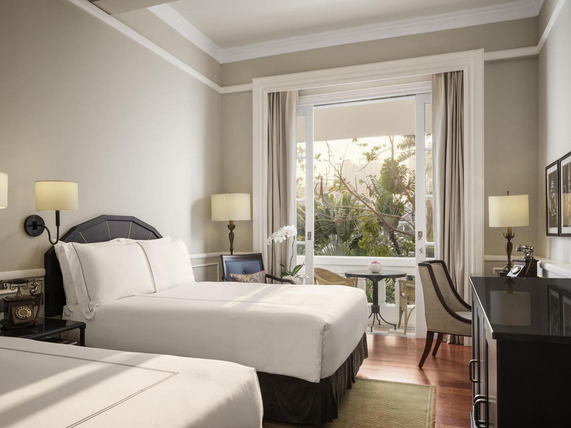 State Twin Room with Pool View