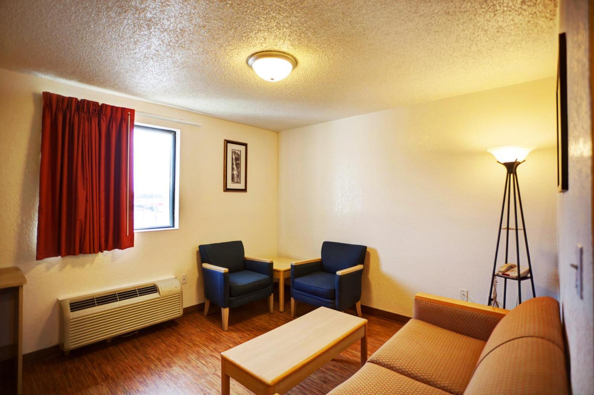 Queen Room - Disability Access - Non-Smoking