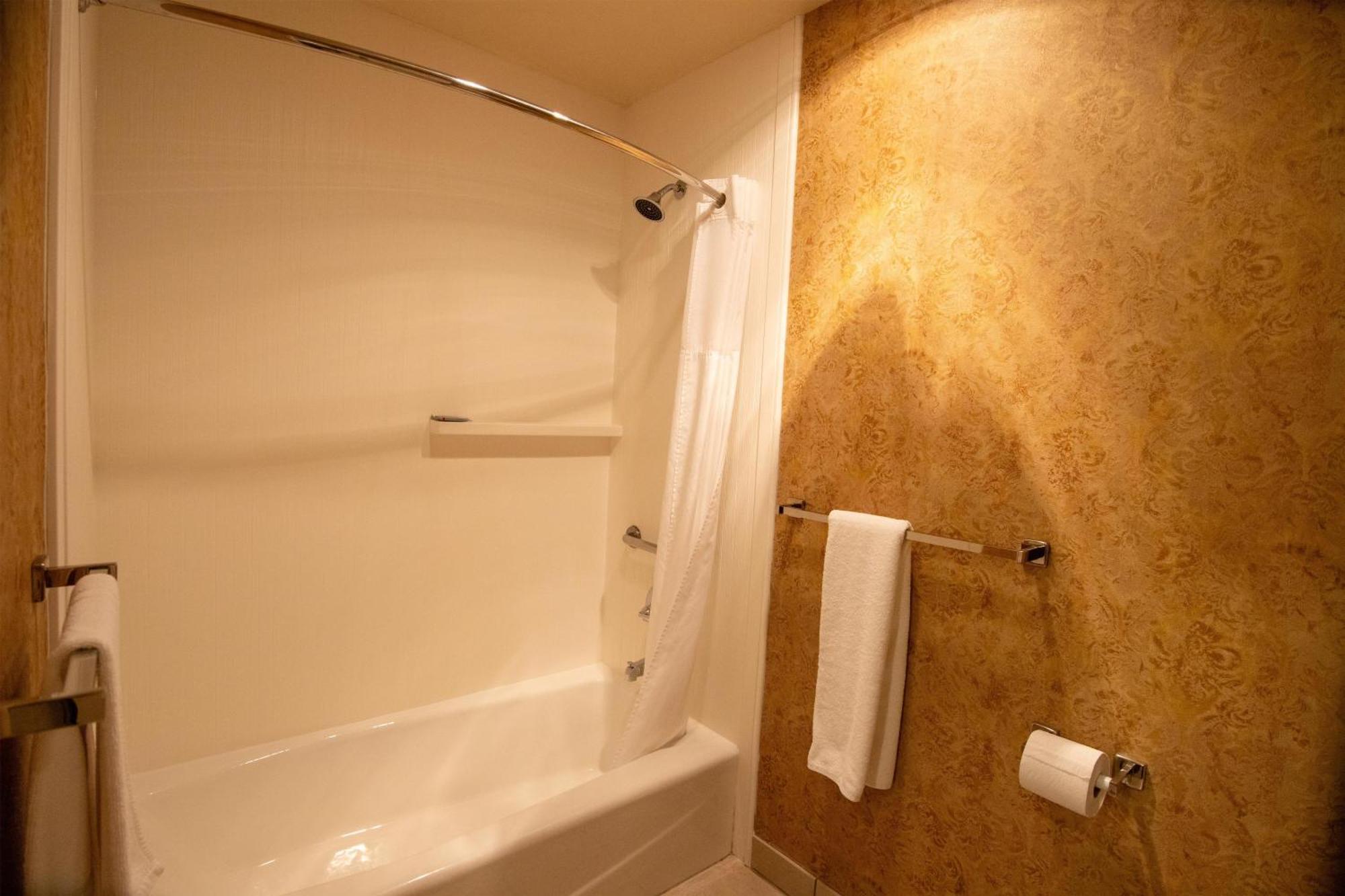 Deluxe Queen Room with Two Queen Beds - Pet Friendly