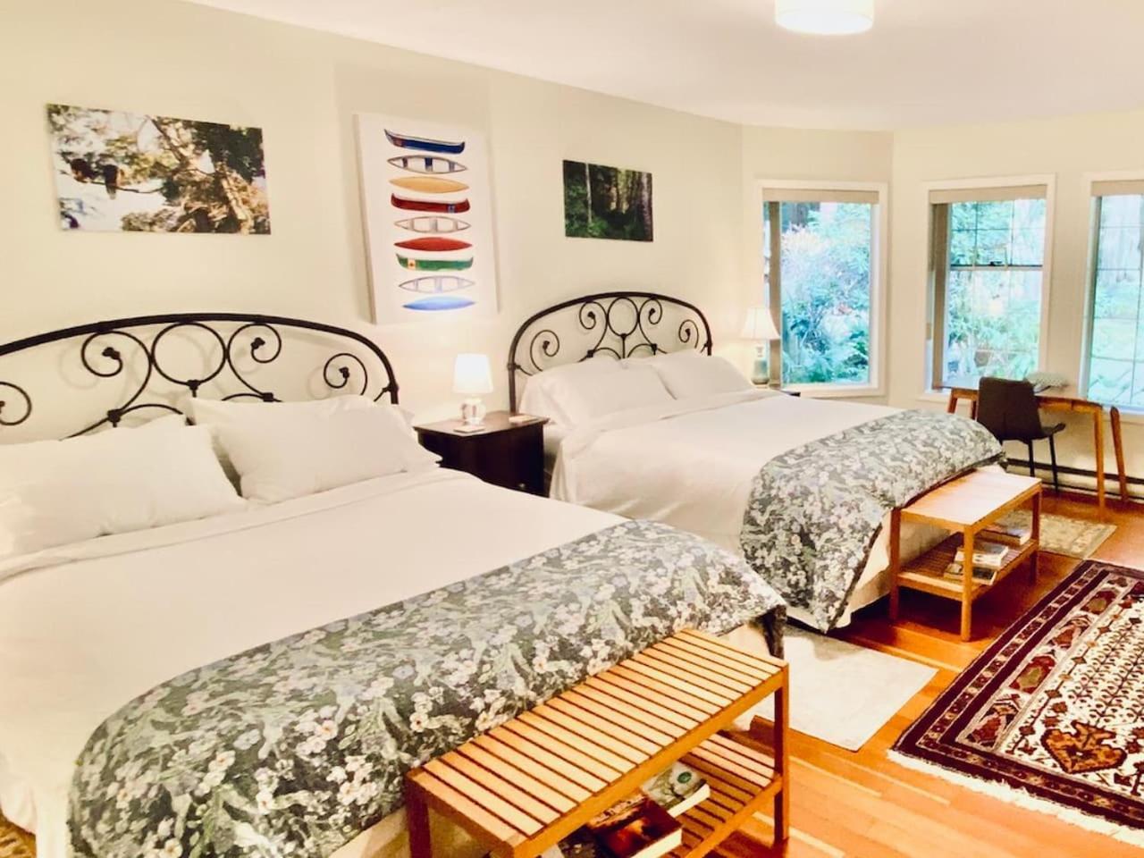 Deluxe Queen Room with Two Queen Beds