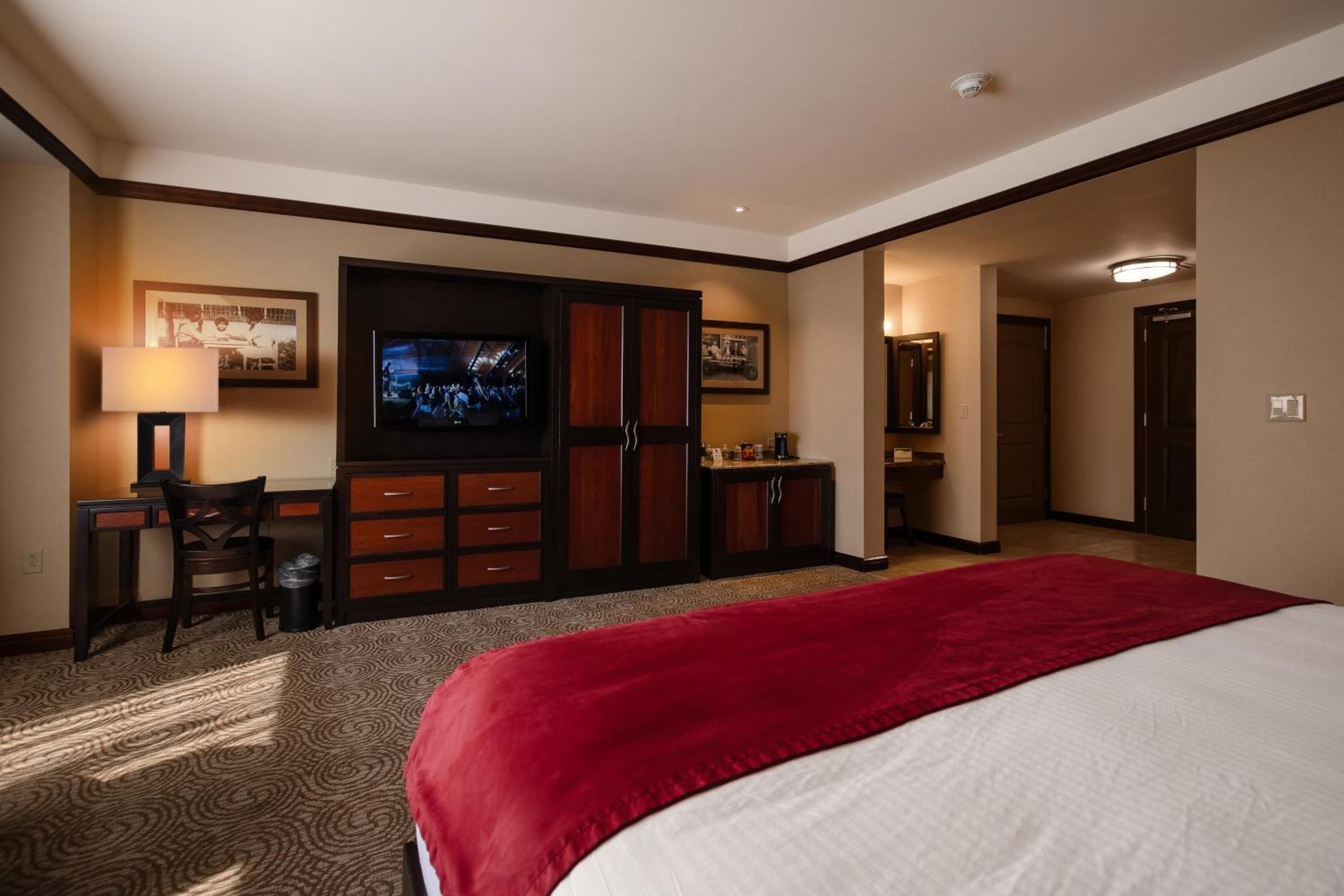 Deluxe King Room