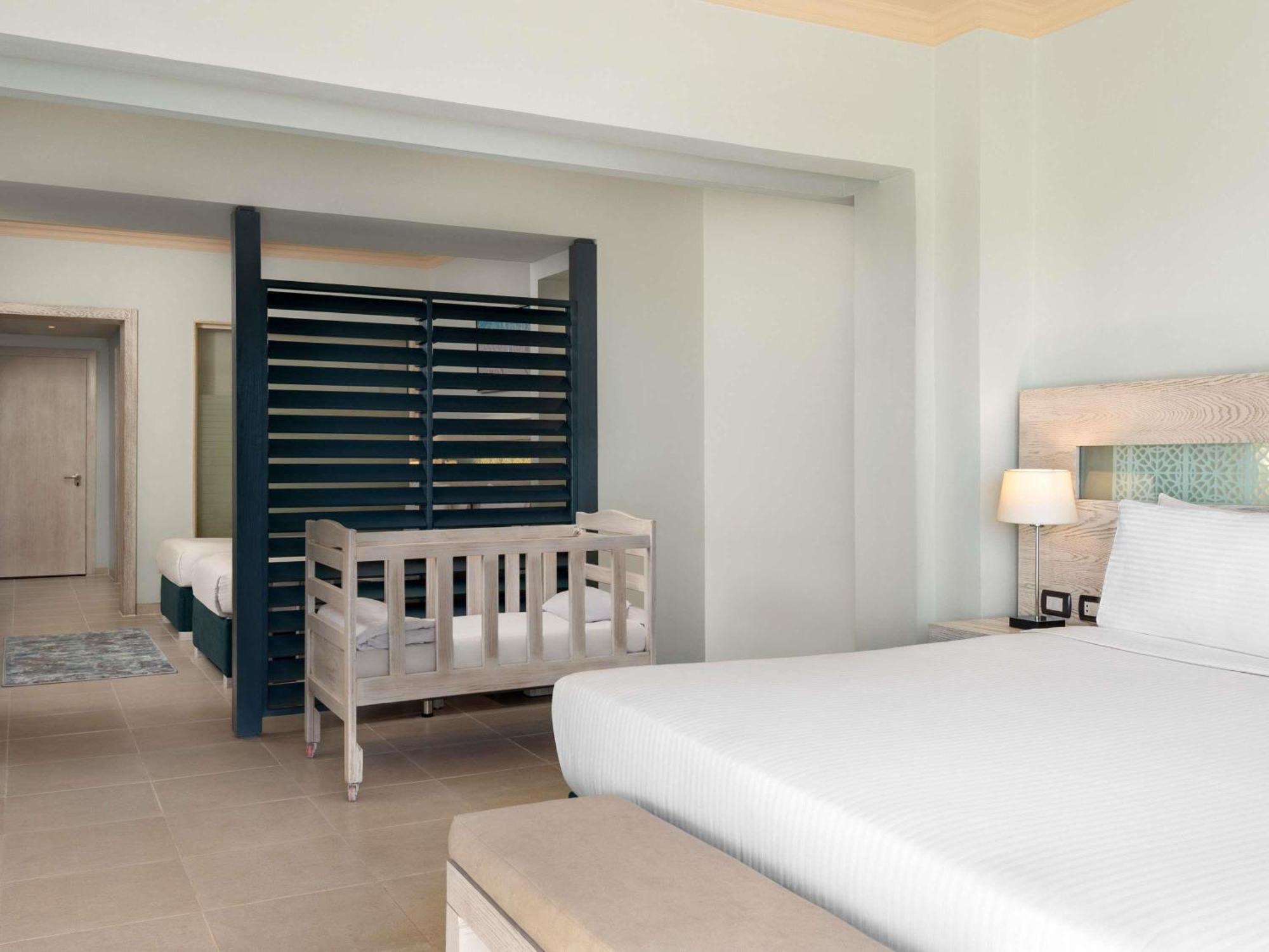 Habitación Familiar con vistas al jardín