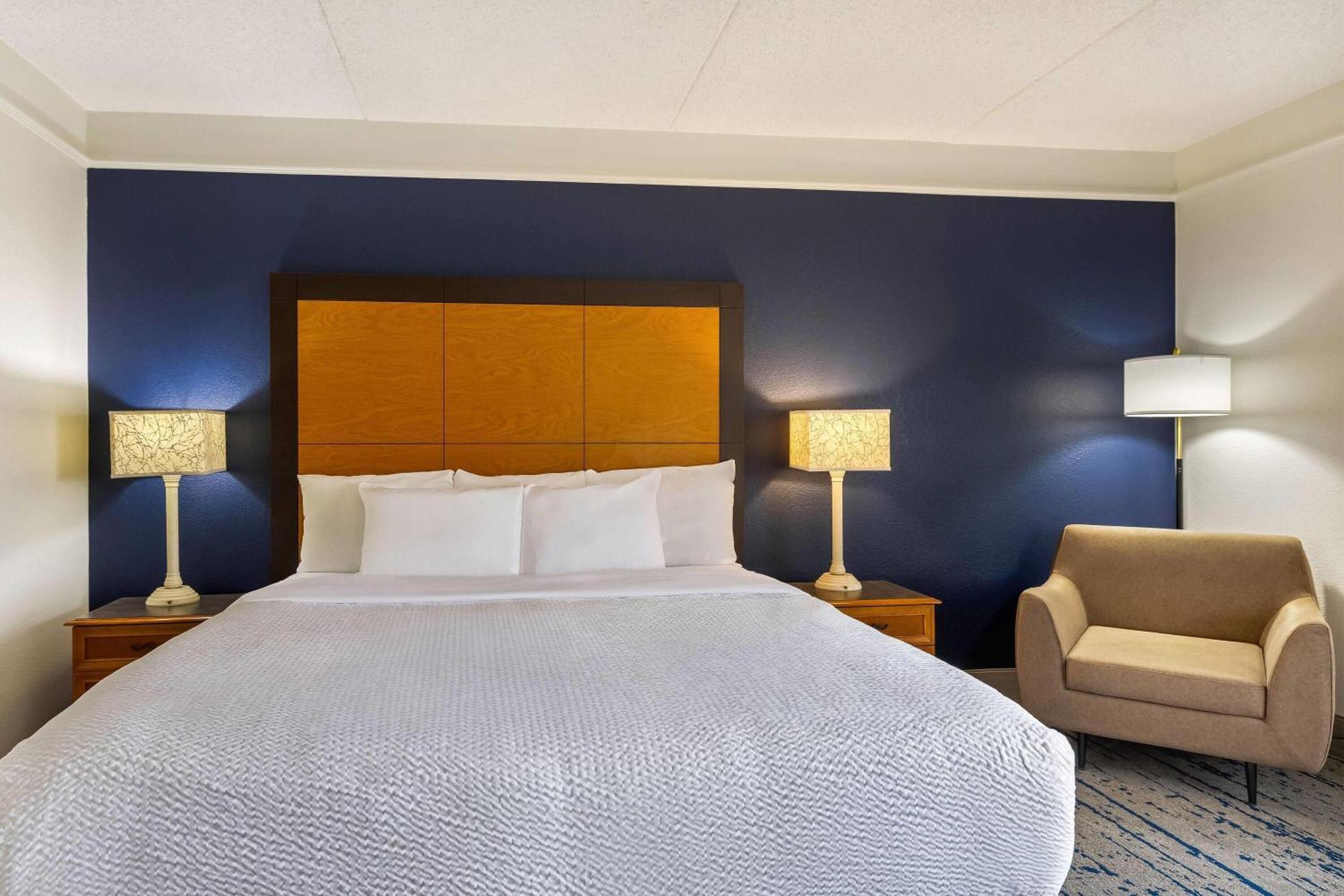 King Room with Sofa Bed