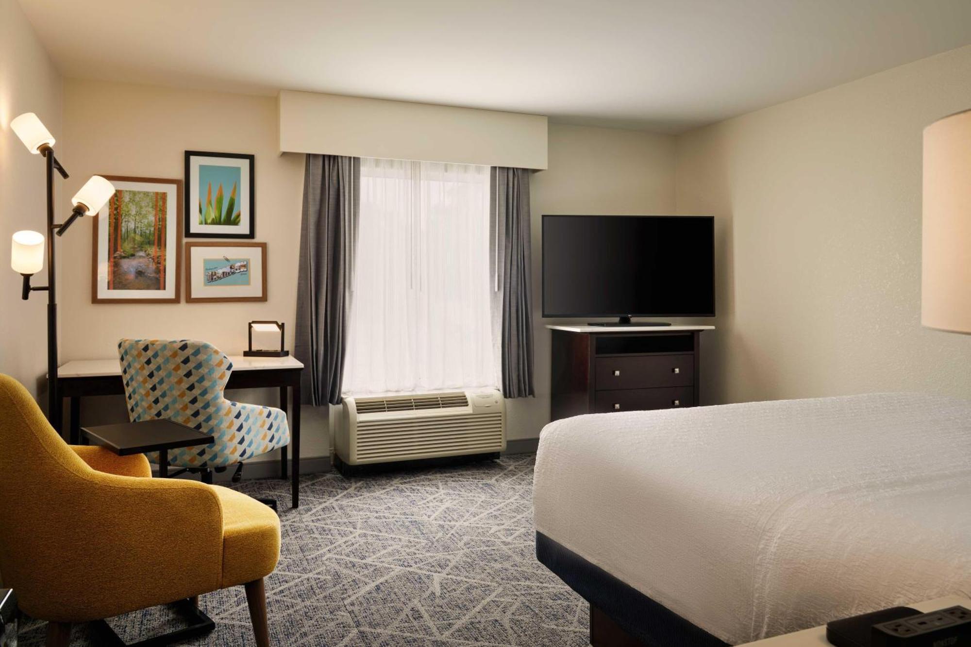 King Room with Walk-in Shower - Non-Smoking