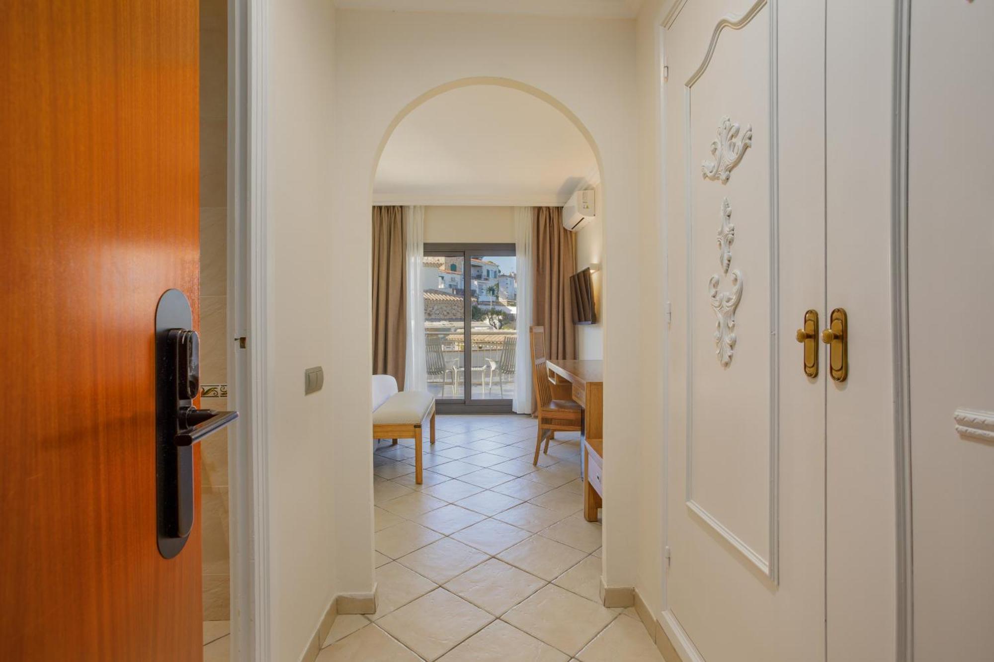 Standard Double Room,1771734175:JPEG