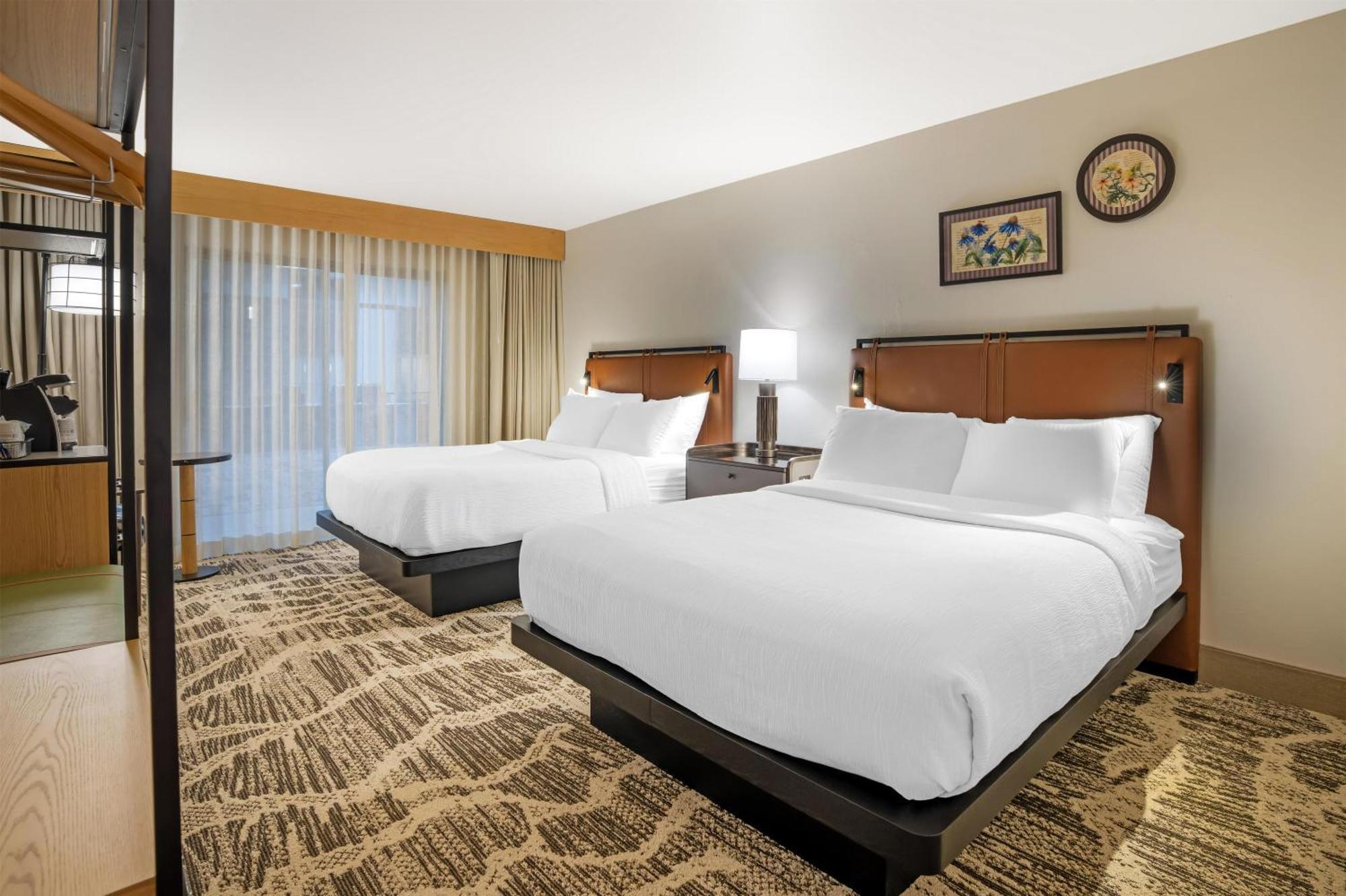 Queen Room with Two Queen Beds - Non Smoking