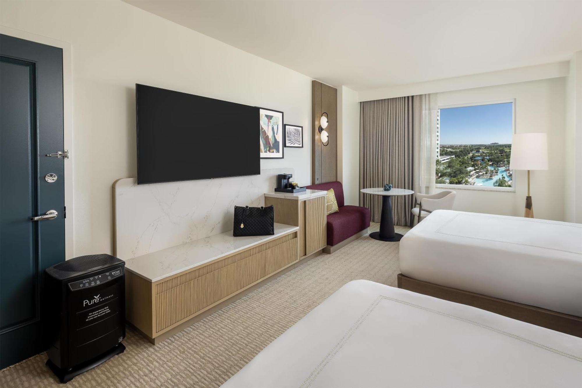 Quarto com Cama Queen-size e Vista da Piscina - Antialérgico