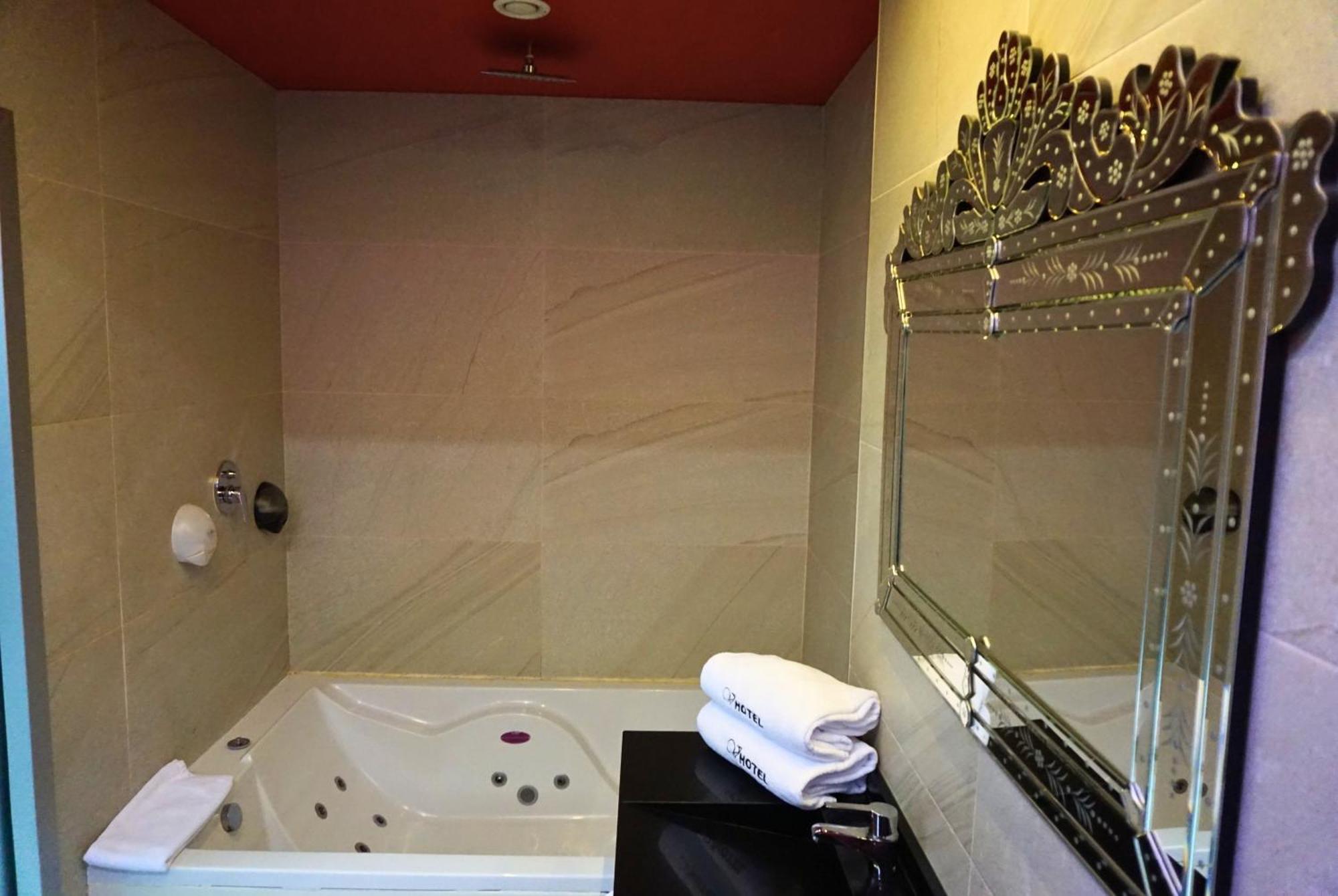 Suite Deluxe con bañera de hidromasaje