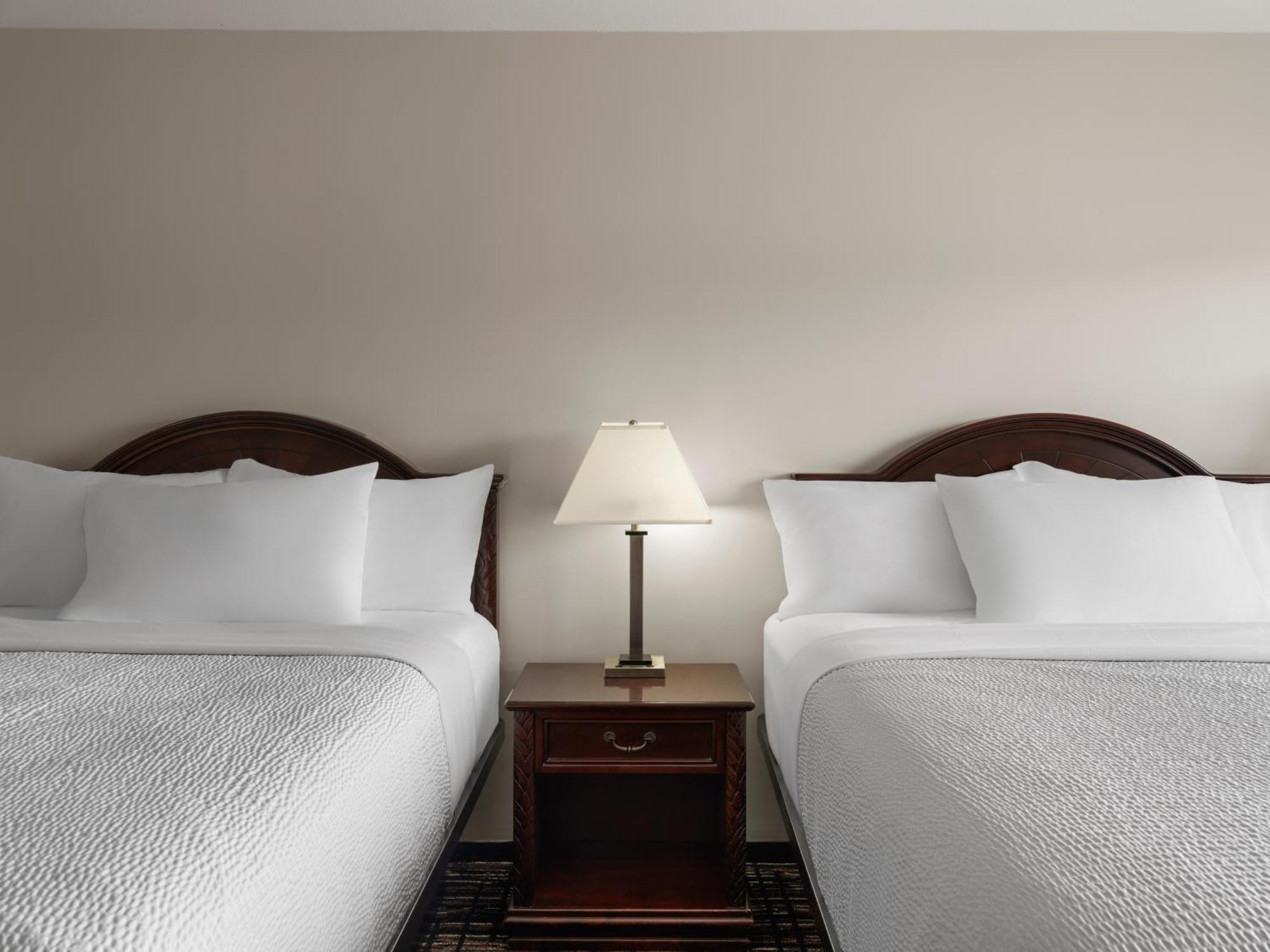 2 Queen Beds Non-Smoking