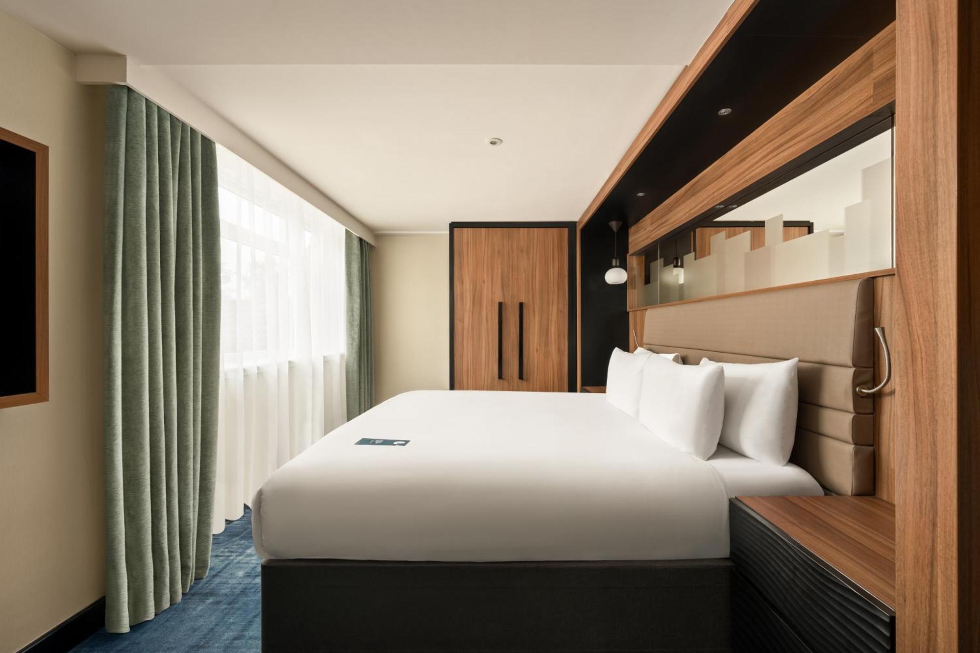 One-Bedroom Suite
