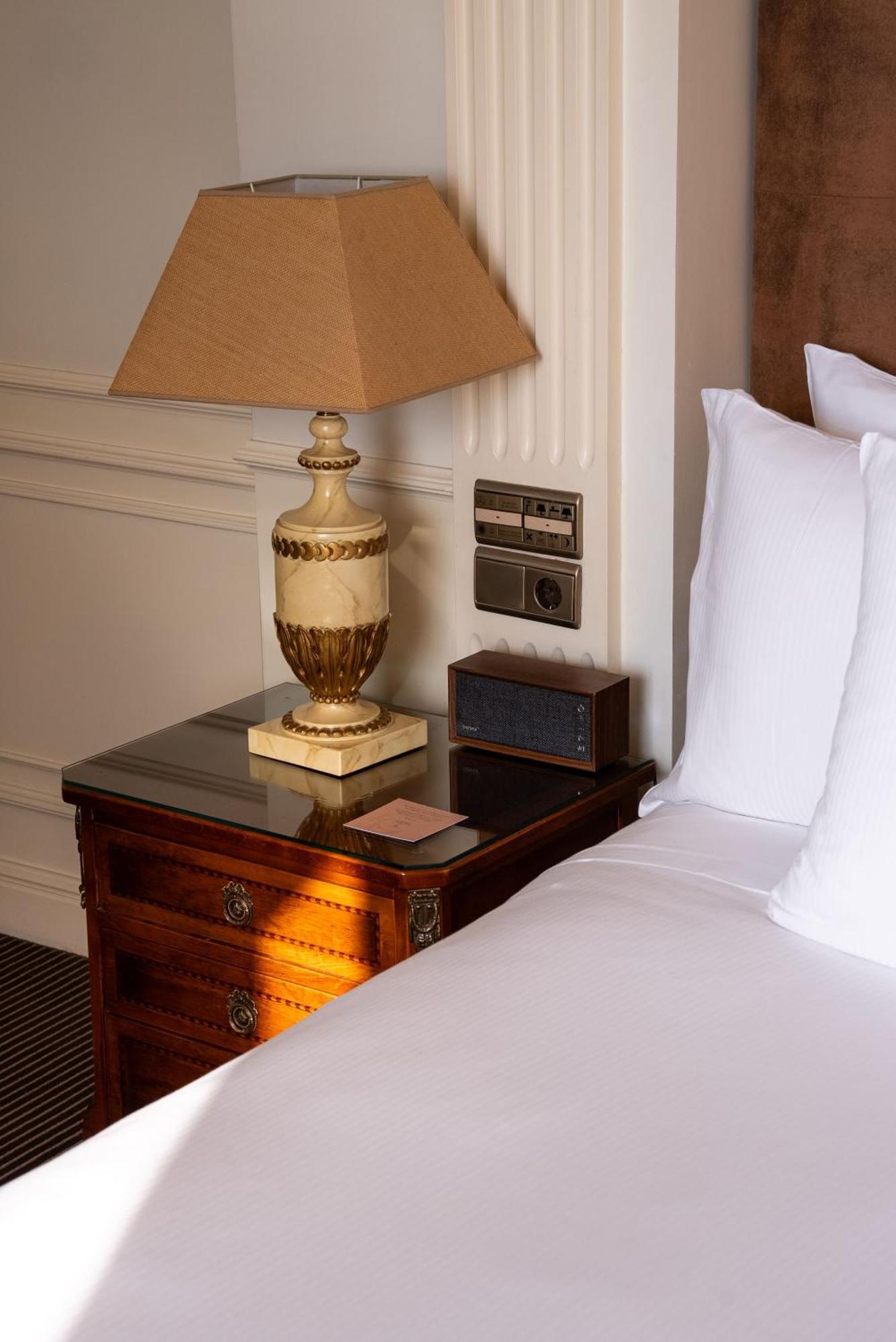 Supreme Room