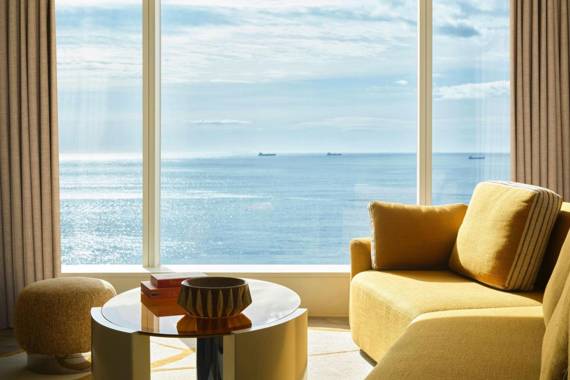 One-Bedroom Corner King Suite Seafront View