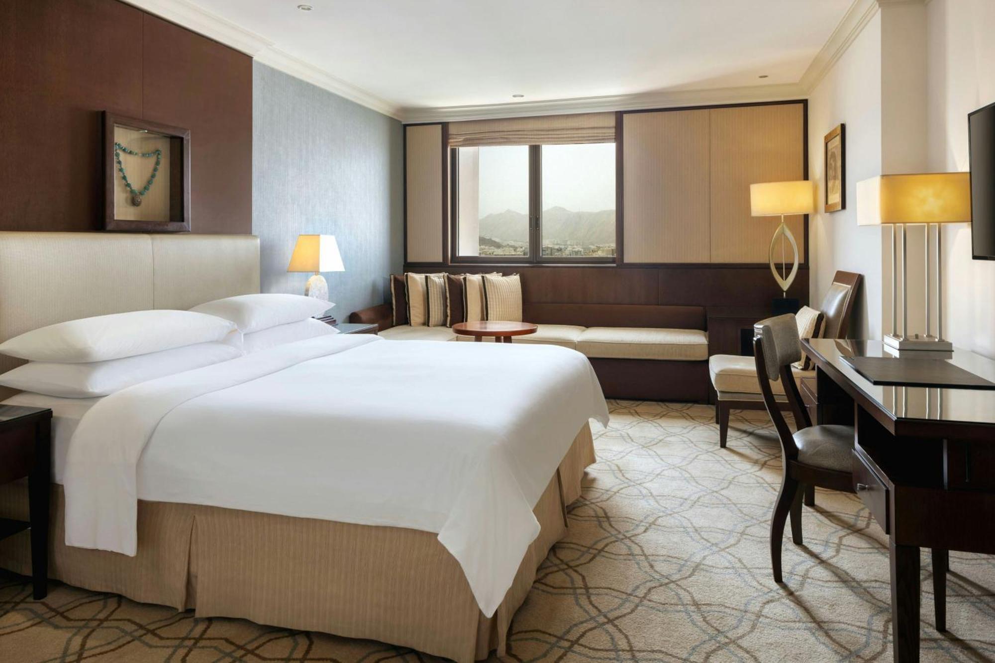 Deluxe Room 1 King Bed