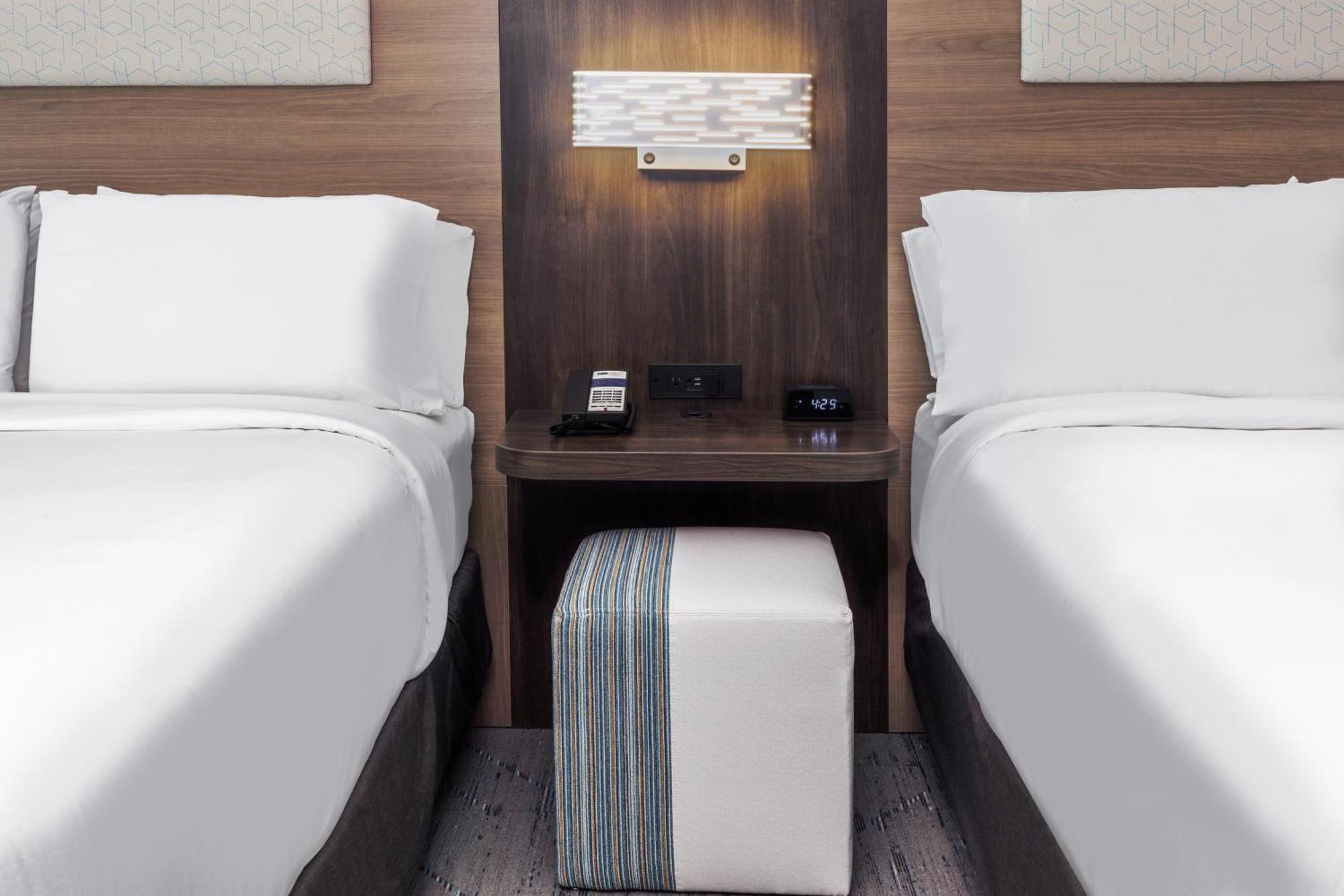 Standard Queen Room Two Queen Beds