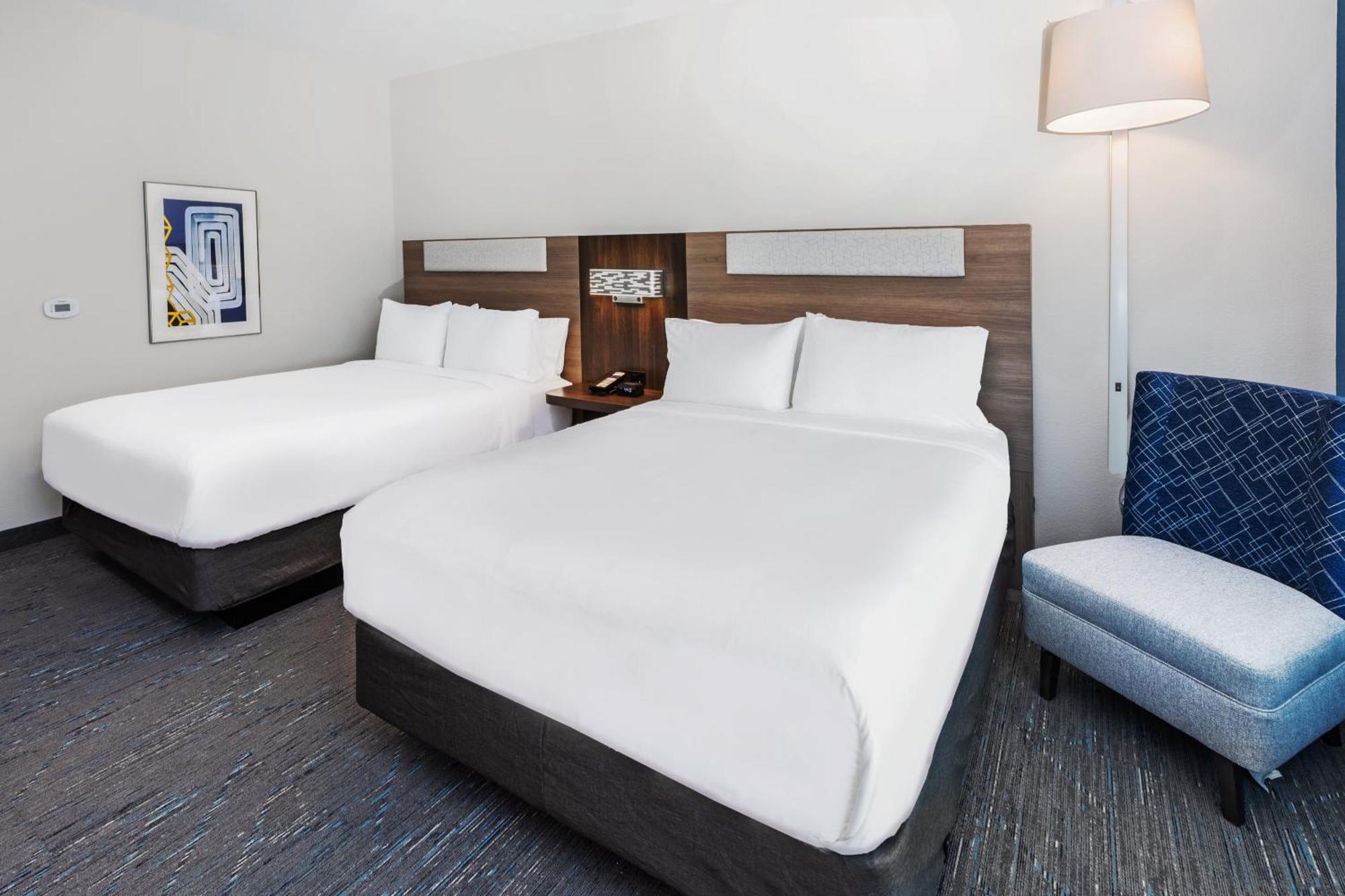 Standard Queen Room Two Queen Beds
