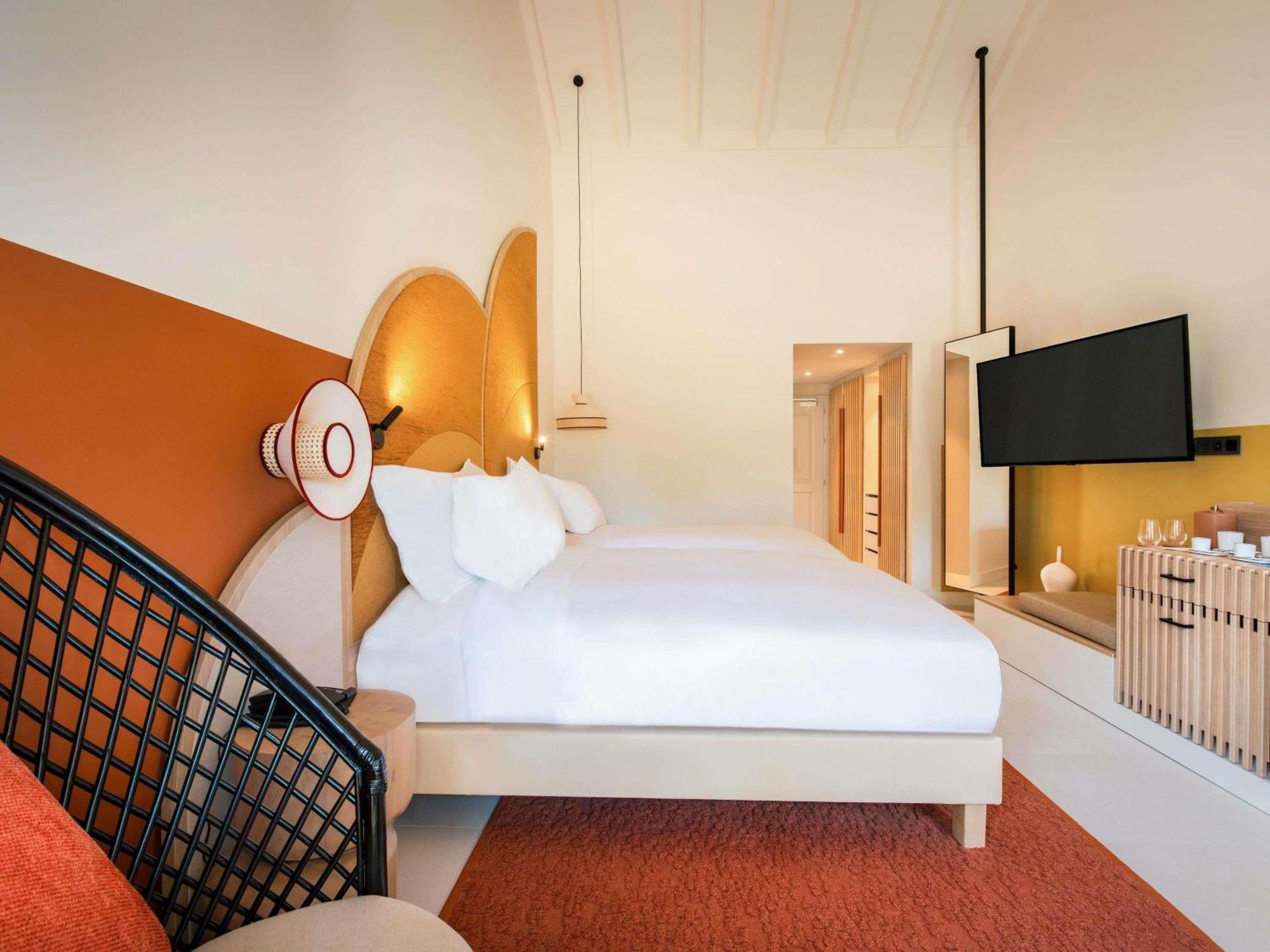 So Comfy King Room