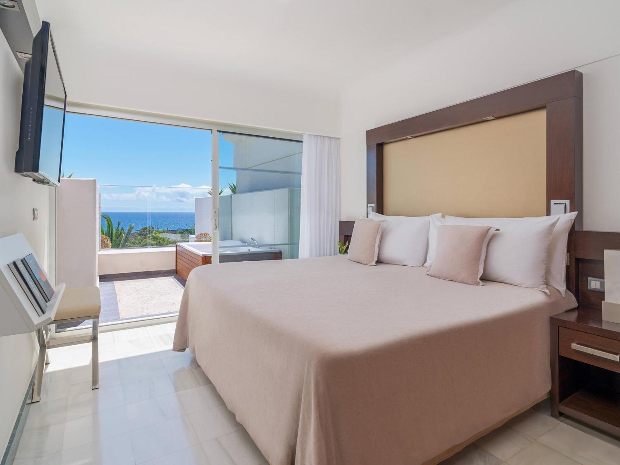 Suite Ocean Front Whirlpool