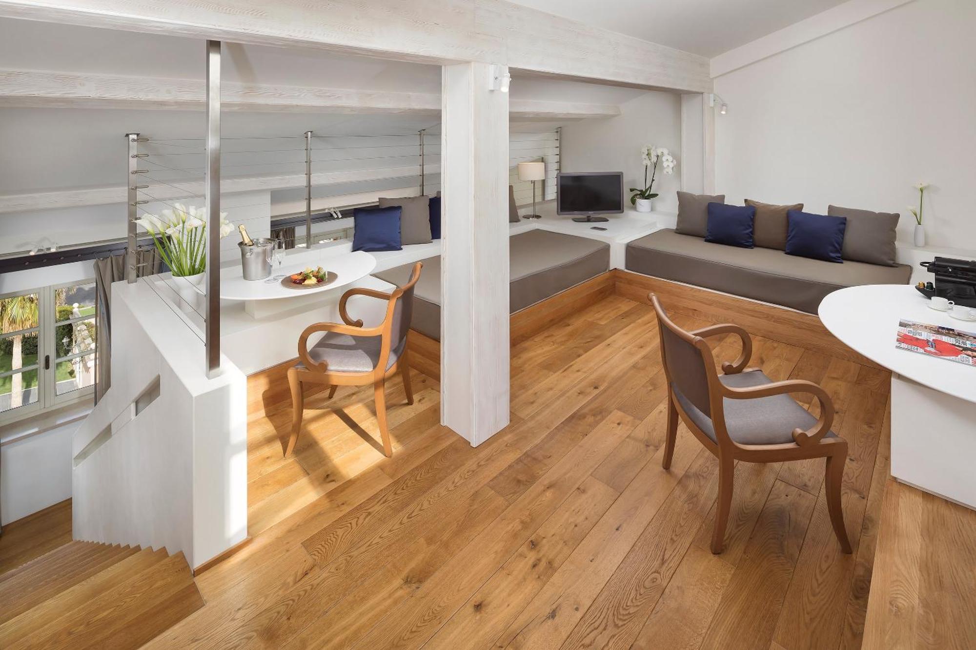 Attic Junior Suite Spa Access