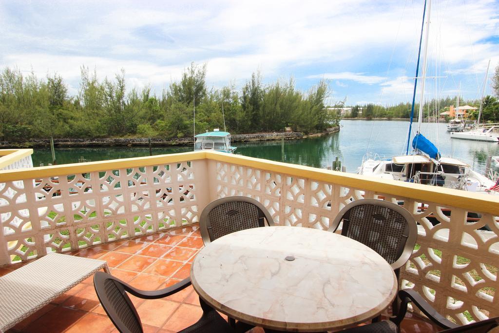 Suite with Hot Tub