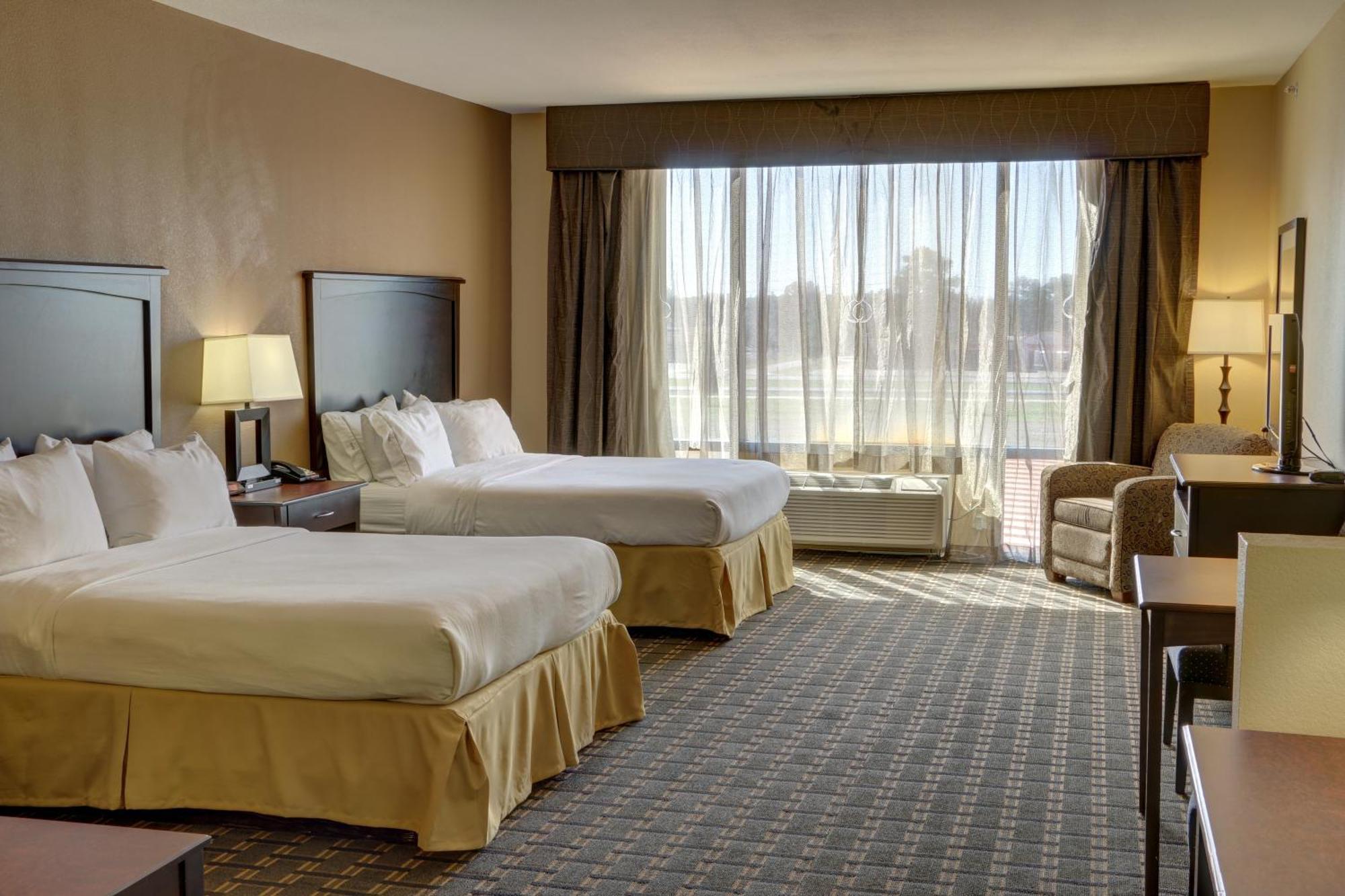Standard Queen Room with Two Queen Beds