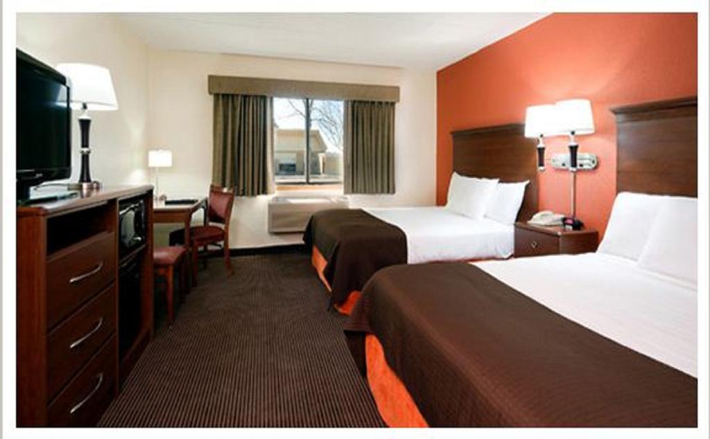 Queen Room with Two Queen Beds - Non-Smoking