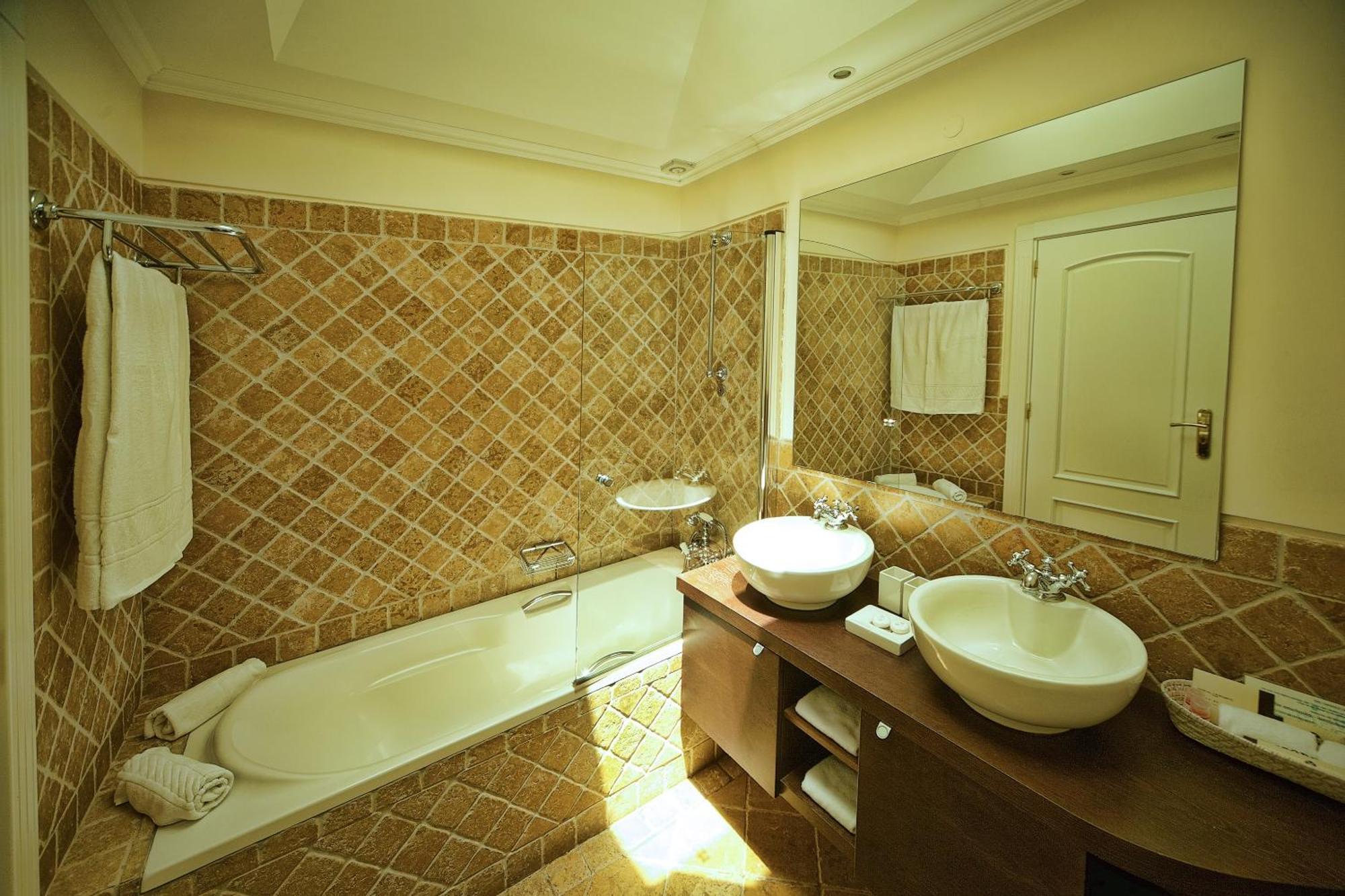 Two-Bedroom Apartment,120517236:JPEG