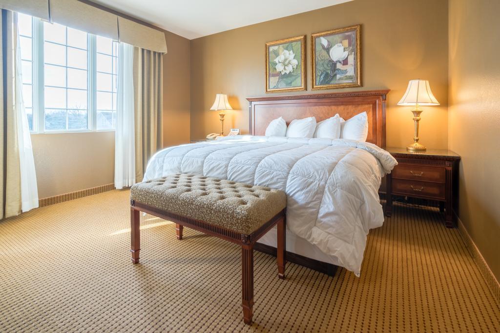 Standard King with Sofa Bed