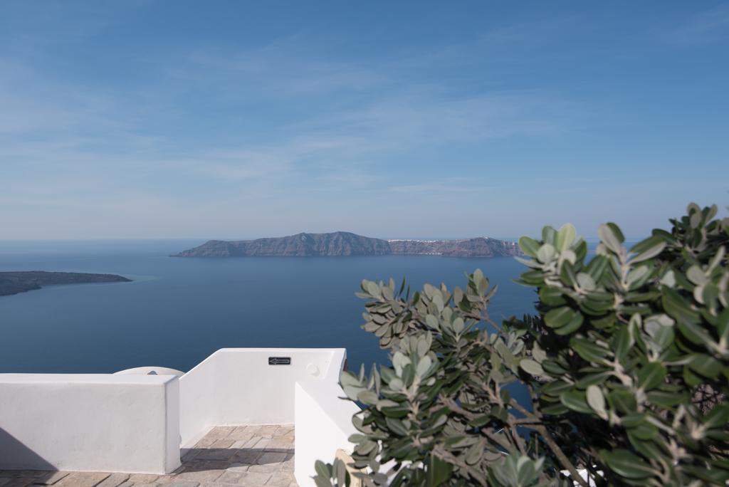 Studio Georgos with Caldera View