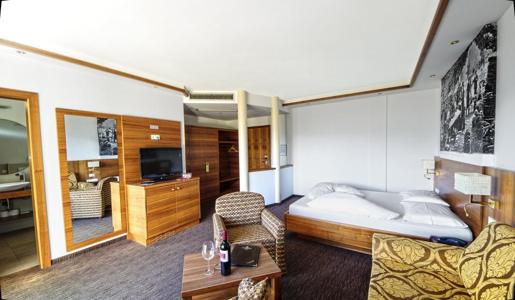 Junior Suite,227494895:JPEG