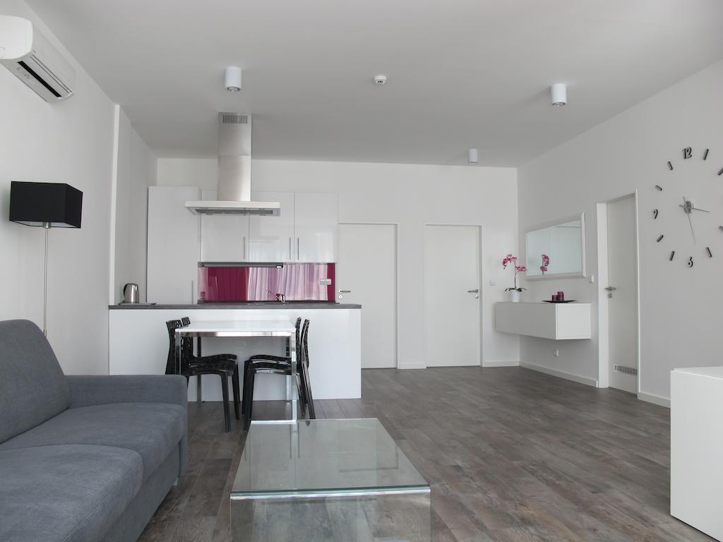 Apartment with Shower