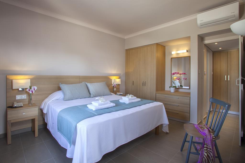 Suite mit 2 Schlafzimmern und eigenem Pool.