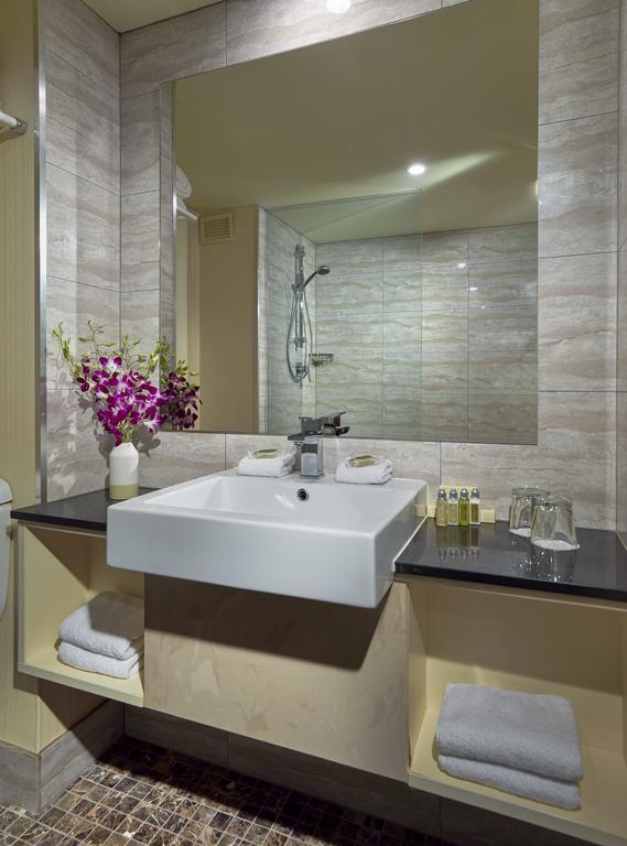 Grand City King Room