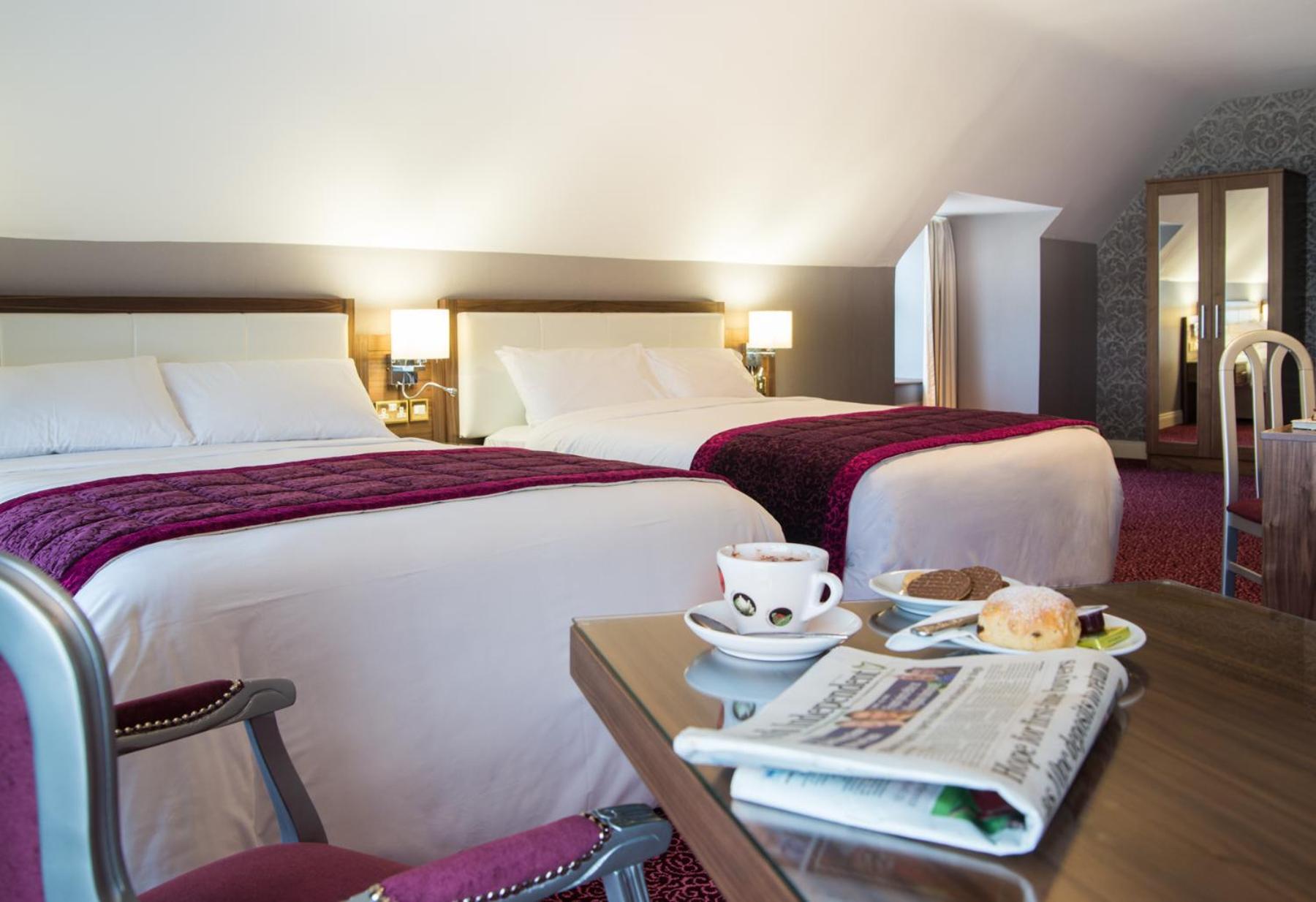 Triple Room,690377403:JPEG