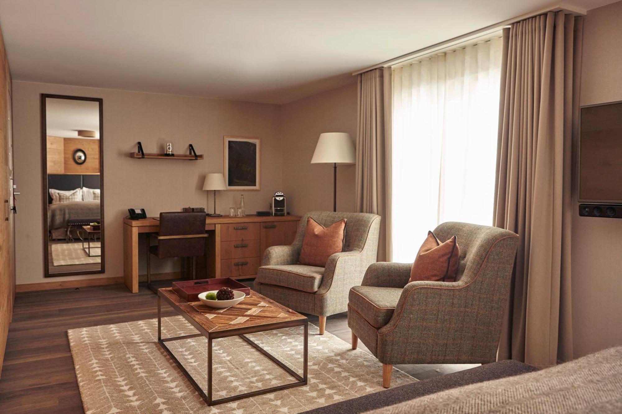 Signature Suite