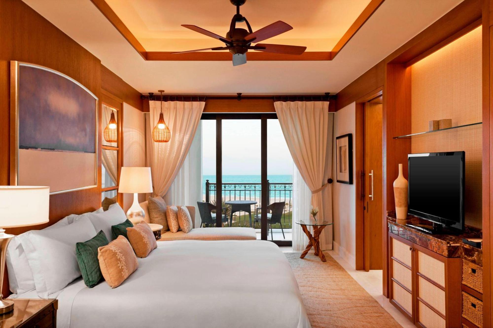 Chambre Premium avec 1 Lit King-Size, Canapé-Lit et Balcon - Vue sur Mer