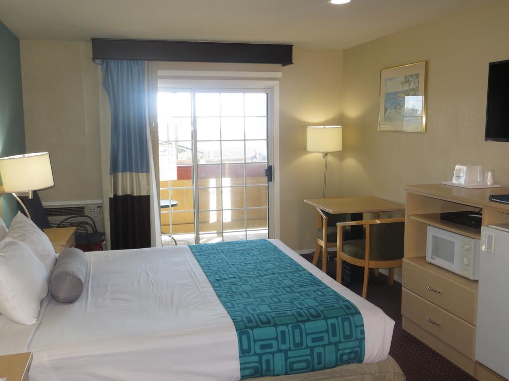 Business King Room with Ocean View - Non-Smoking