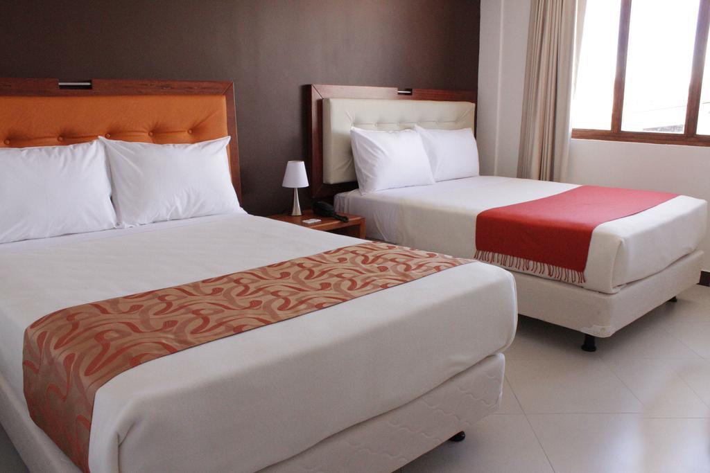 Quarto com 2 Camas de Solteiro e Vista