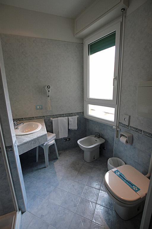 Triple Room,512854110:JPEG