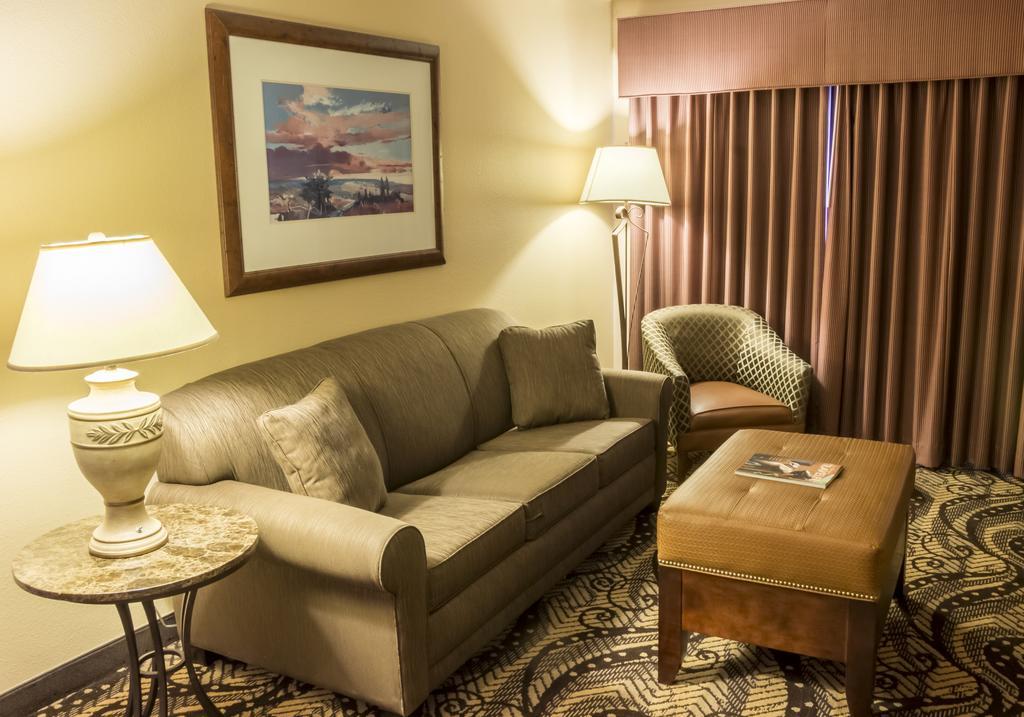 One-Bedroom Suite