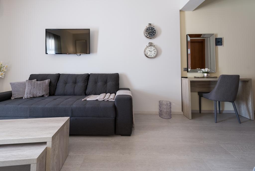 Junior Suite (2 Adults)
