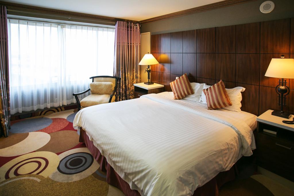 Luxury King Room
