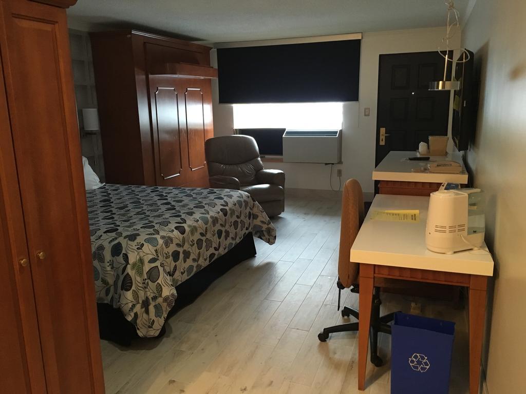 Executive Room