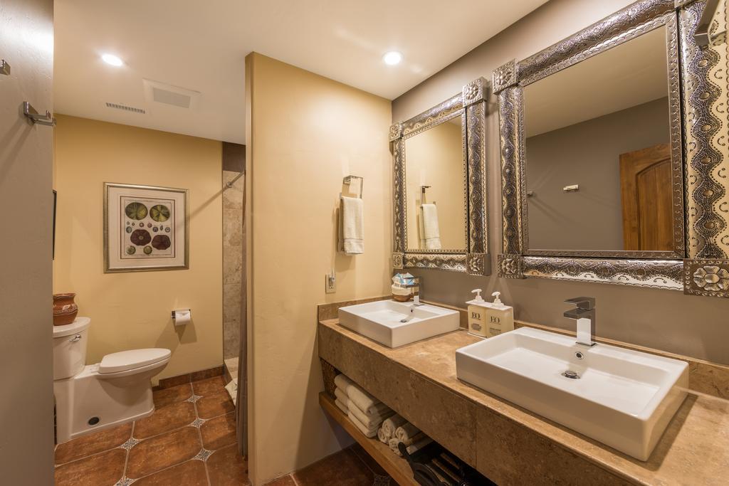 Deluxe One-Bedroom Suite