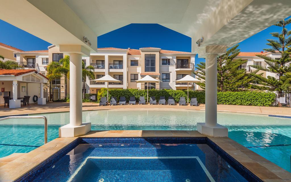 Two-Bedroom Ocean Front Apartment Top Floor