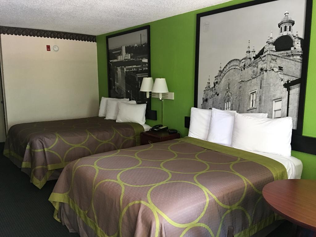 Double Room with Two Double Beds - Smoking
