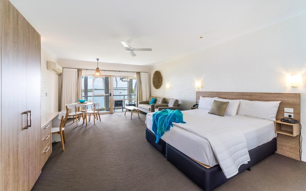 Premium King Waterfront Motel Room