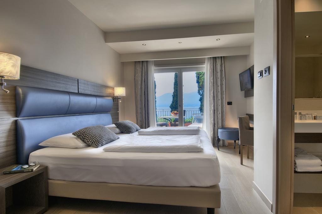 Double Room Lake View