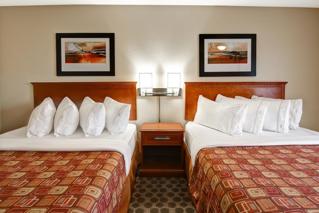 Queen Room with Two Queen Beds and Sofa Bed